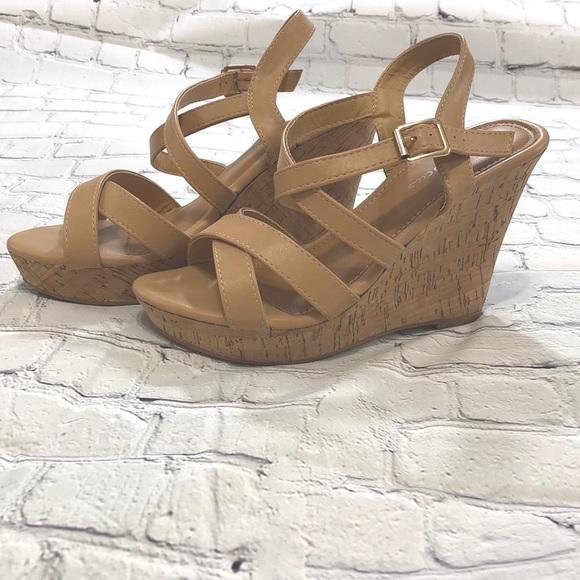 Fashion Focus Tan Sandals - Picture 2 of 5